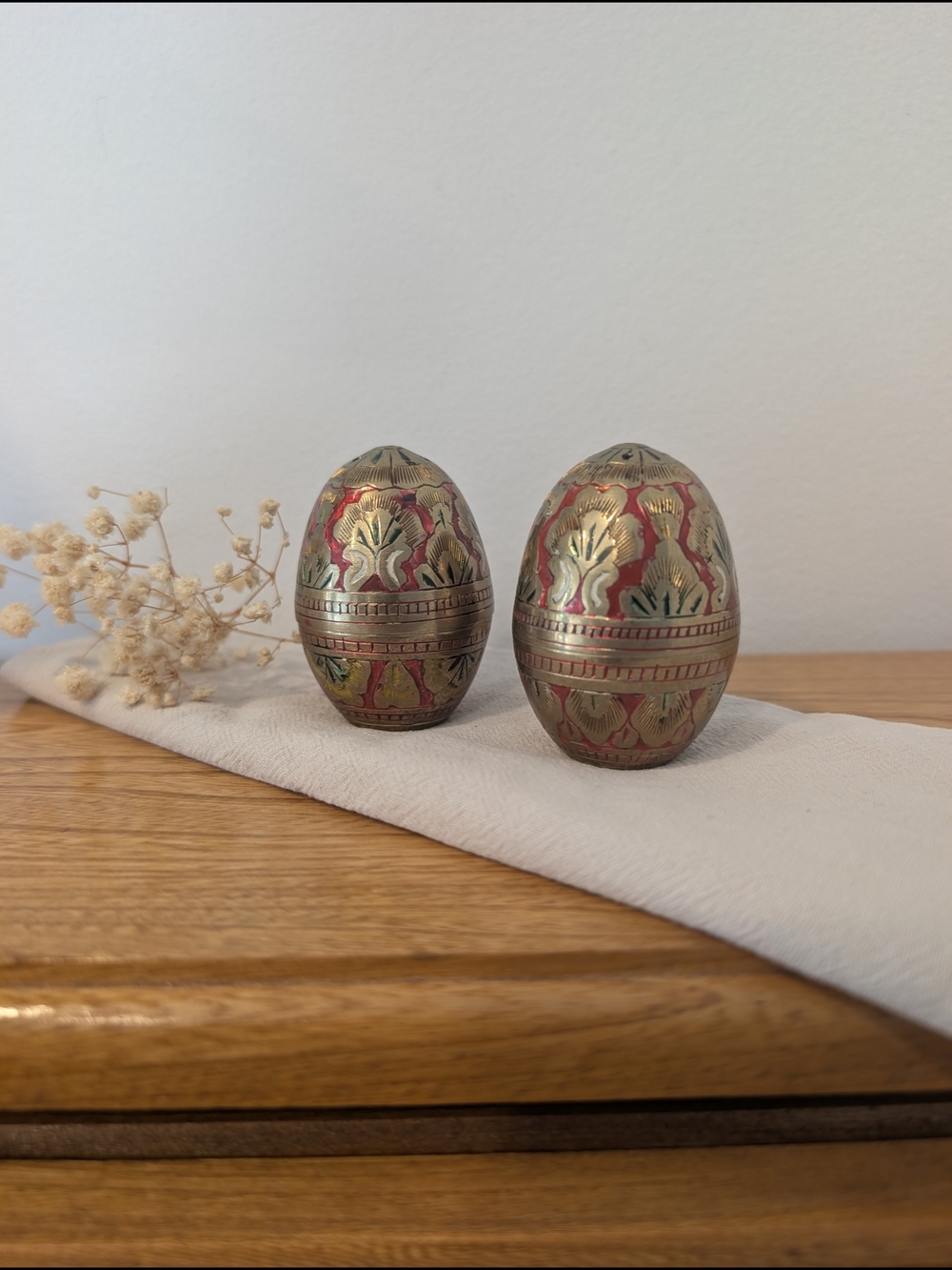 Vintage Brass Egg Salt and Pepper Shakers Red Enamel Cloisonne India - Picture 2 of 13